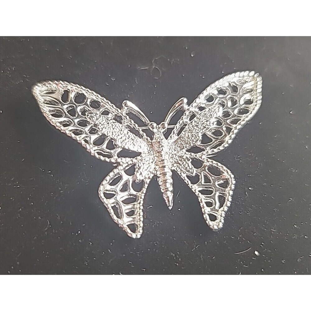 Vintage Sarah Coventry Silvertone Madame Butterfly Pendant Brooch 2.5"x1.75"